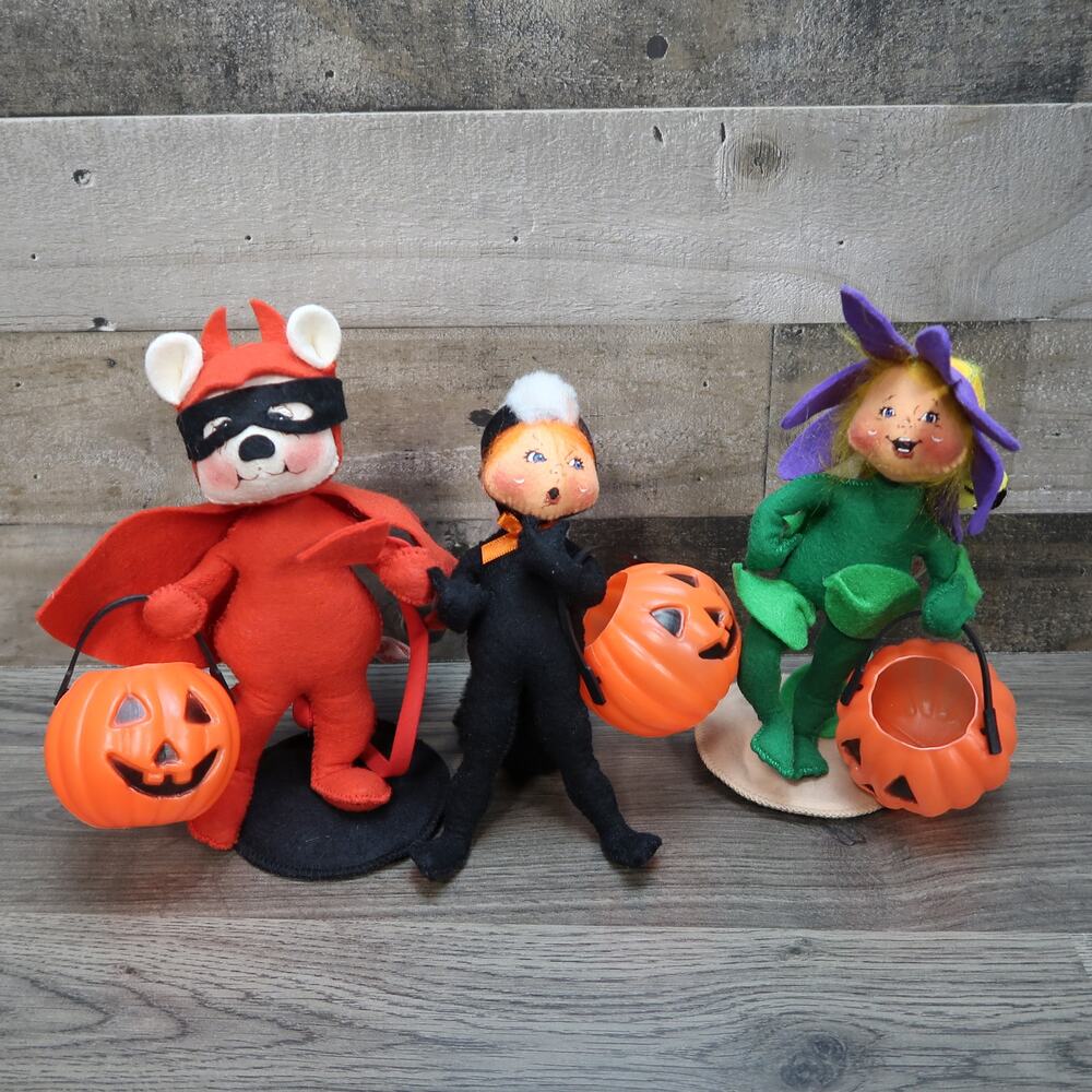 Annalee Doll Halloween Lot Trick Or Treat Devil Skunk Flower